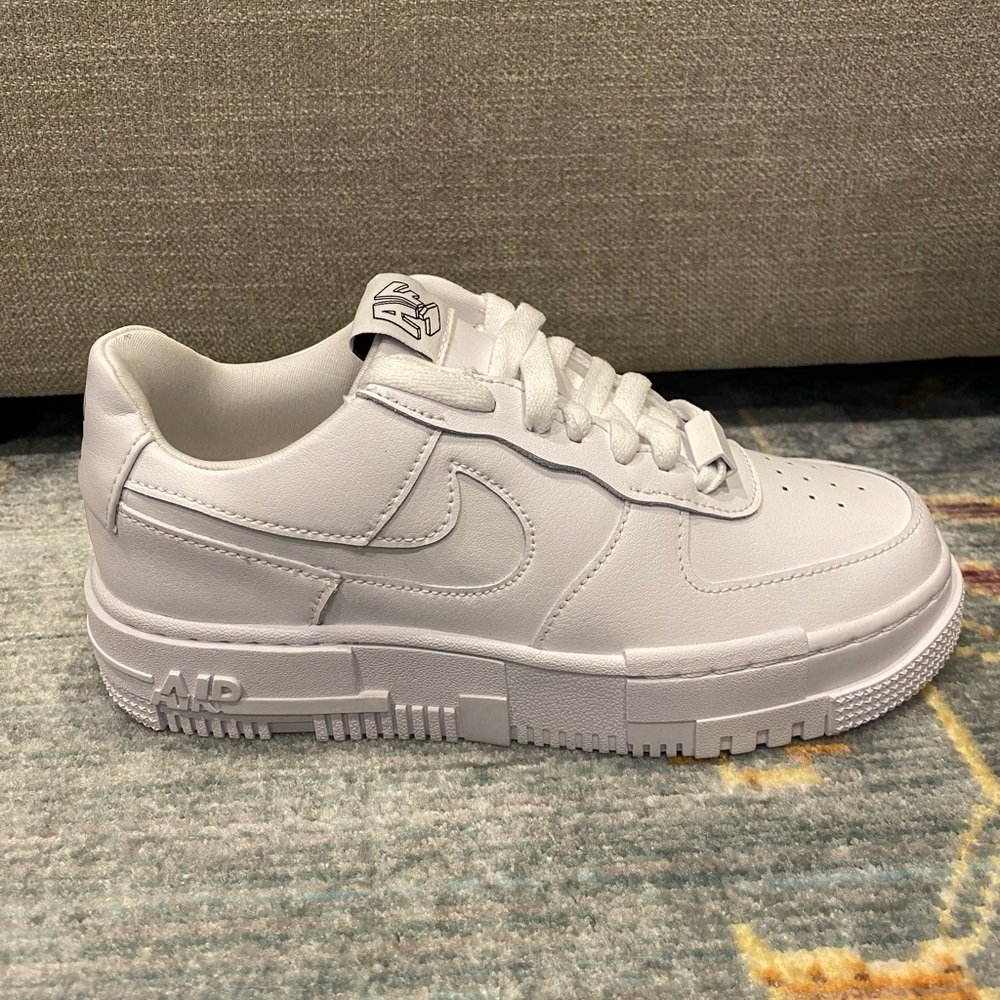 Nike Air Force 1 Pixel, womens size 6